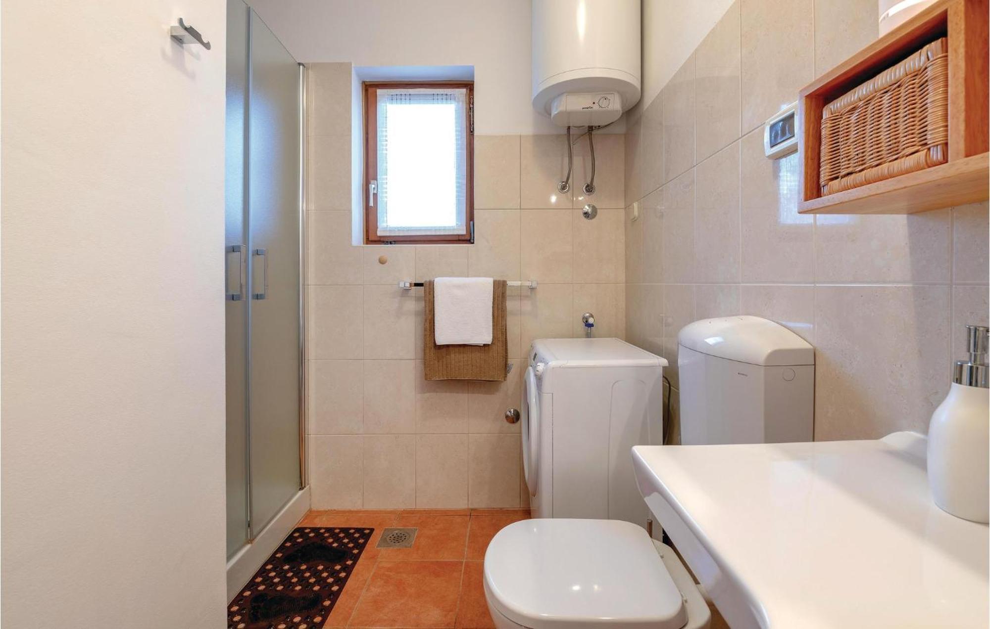 Beautiful Home In Bale With Kitchen Ngoại thất bức ảnh